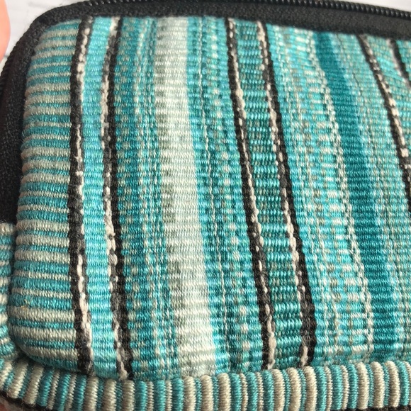 Zunil hupil Guatemalan wristlet wallet - Picture 8 of 8